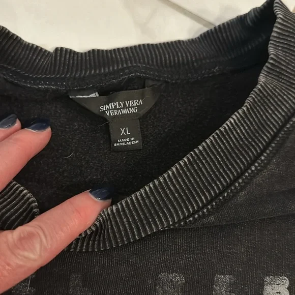 Simply Vera Wang Sweatshirt - Picture 4 of 7